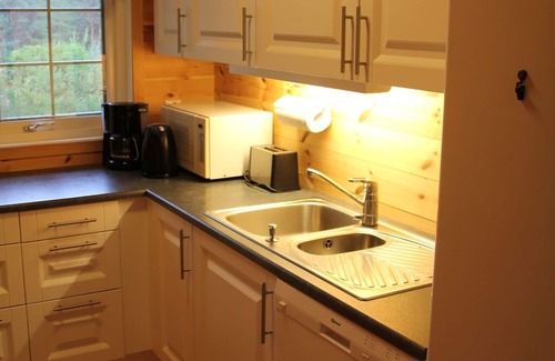 Lyngstranda House | Ferienhaus für 7 Personen am Hardangerfjord, 9,9 und 15 PS Motorboot Mietbar