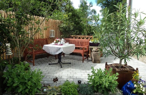 Ebern Apartment | Ferienhaus für bis zu 8 Personen mit Balkon, Terrasse und kleinem Garten