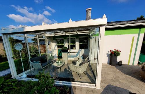 Schwedt/Oder House | Ferienhaus Grüner Bungalow Kontaktloser CheckIn