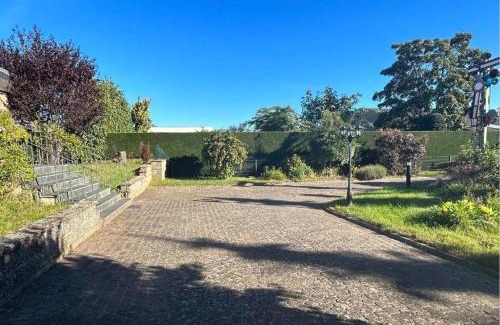 Euskirchen Villa | Ferienhaus große Villa "Smart home"