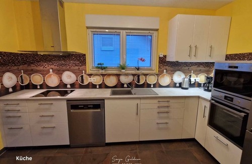 Ueberherrn House | Ferienhaus Guldner mit Terrasse, Garten, Sauna & Kleinem Wellnessbereich