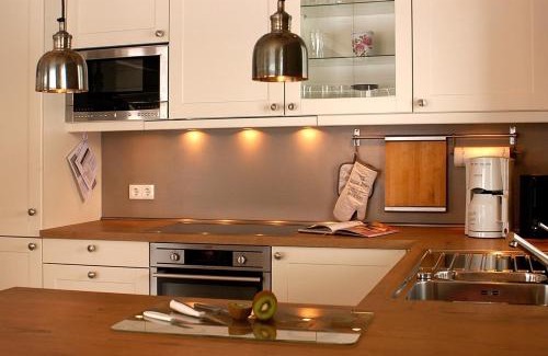 Rosenhagen House | Ferienhaus " Haus am Meer " an der Ostsee, Sauna, Kamin, Strandkorb, free-W-LAN - SEASIDE -