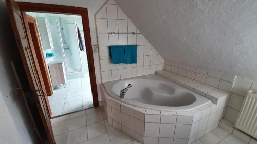 Hutschenhausen Apartment | Ferienhaus in historischem Ambiente