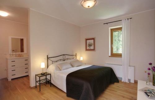 Karigador House | Ferienhaus in Karigador mit Terrasse, Whirlpool und Garten