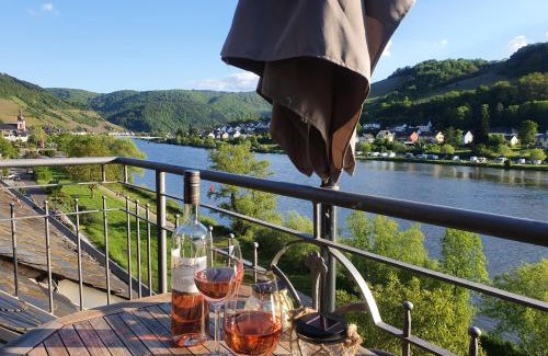 Zell Apartment | Ferienhaus Inselblick in Traumlage mit Balkon und Panoramablick