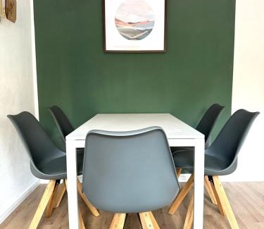 Hettstedt House | Ferienhaus "Jasmine" mit 3 Schlafzimmern und Stellplatz
