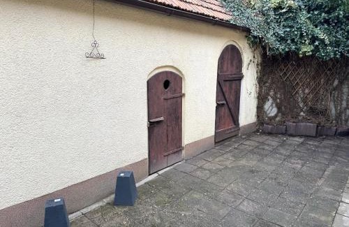 Hettstedt House | Ferienhaus "Jasmine" mit 3 Schlafzimmern und Stellplatz