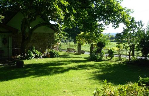 Frankisch-Crumbach Apartment | Ferienhaus mit Garten im Odenwald zu vermieten