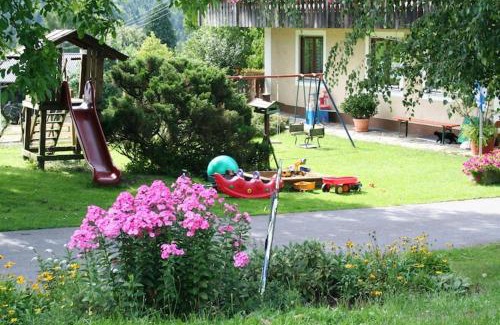 Tretting House | Ferienhaus mit Garten in Waldnähe