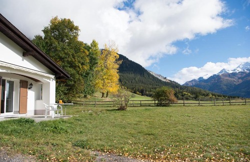 Lenz House | Ferienhaus mit Garten Tgease Schilendra-Lantsch-Lenz-Lenzerheide