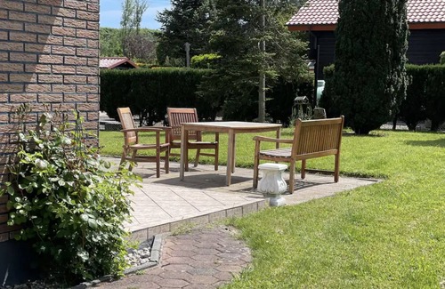 Schortens House | Ferienhaus mit Großem Garten,kamin und Parkplatz