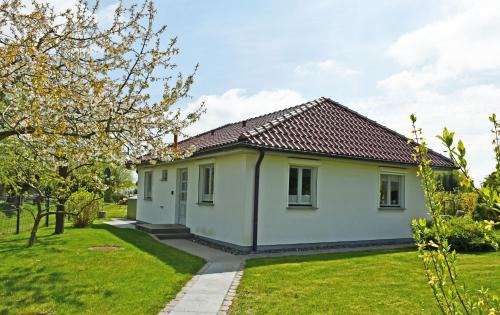 Thesenvitz Apartment | Ferienhaus mit Sauna u Terrasse im Zentrum von Rügen