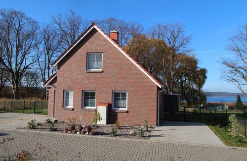 Warin House | Ferienhaus mit Traumhaftem Seeblick