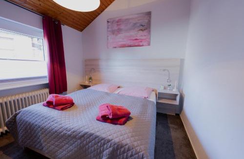 Hemfurth-Edersee Apartment | Ferienhaus Schöne Aussicht Ferienwohnung Rot