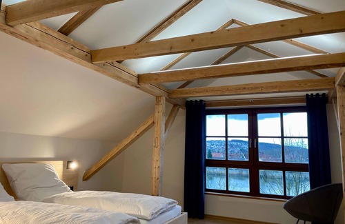 Pentling House | Ferienhaus Schwalbennest - Chalet an der Donau direkt bei Regensburg