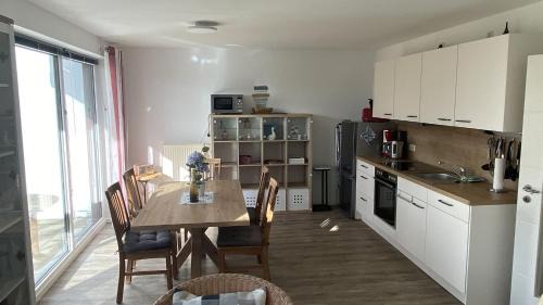 Breege Apartment | Ferienhaus Solamar FeWo EG - Terrasse, Garten