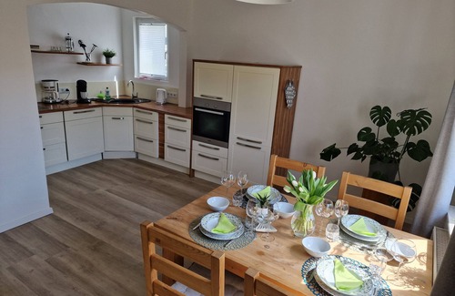 Filsen Apartment | Ferienhaus Steigrhein Apartment mit Balkon und Flussblick im Erdgeschoss