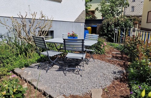 Filsen Apartment | Ferienhaus Steigrhein Apartment mit Balkon und Flussblick im Erdgeschoss