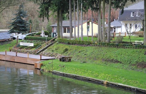 Parchim House | Ferienhaus Vieting direkt am Eldeufer in Parchim