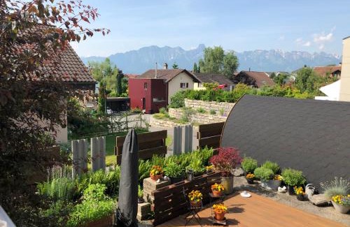 Steffisburg House | Ferienhaus Zulg-Doppelzimmer mit Gartenblick