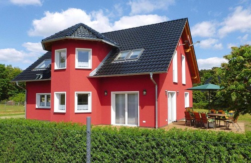 Selchow House | Ferienhaus Zum roten Adler in Storkow
