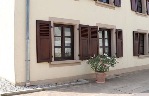 Perl Apartment | Ferienhaus zum roten Traktor - vacation home, shower, WC, 3 bedrooms