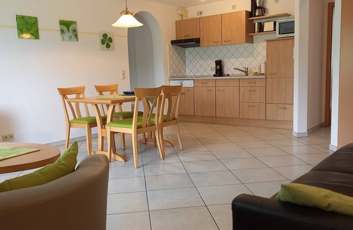 Bodnegg House | Ferienhof Metzler Chestnut or Reneklode apartment