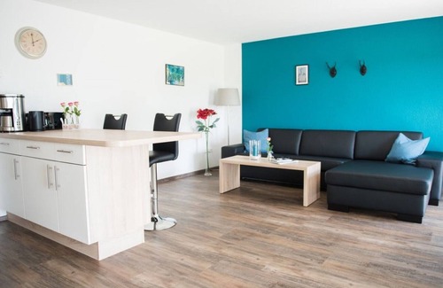Stadtkyll Apartment | Ferienhof - Weites - Land, large apartment with terrace, garden and children's playground