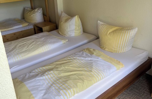 Kollm Resort | Ferienpark Stausee Quitzdorf - cozy bungalows at the Quitzdorf dam