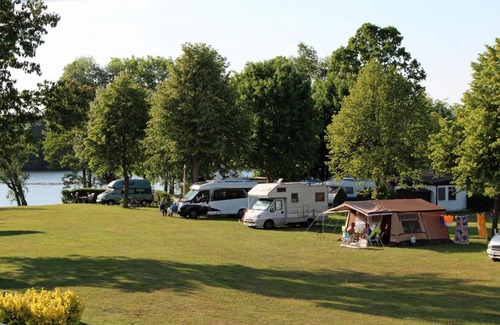 Alt Zeschdorf Other | Ferienunterkunft Mietwohnwagen mit Dusche und WC Typ Storch