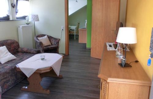 Burg Bed & Breakfast | Ferienweingut Hirschen Schulstraße