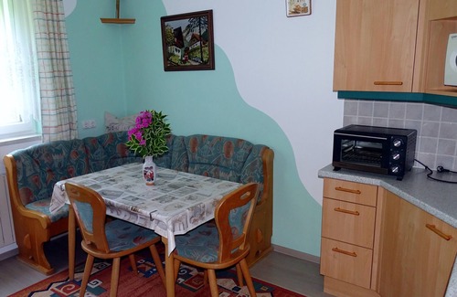 Lackenhof Apartment | Ferienwohnung mit Balkon für bis zu 4 Personen