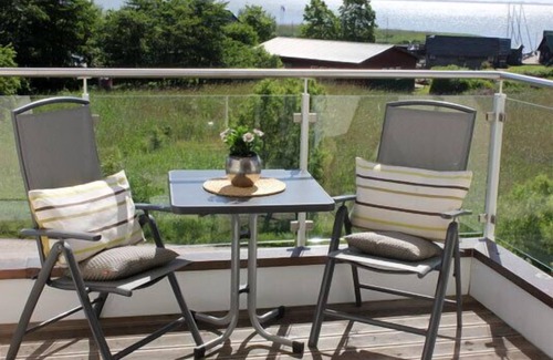 Althagen Apartment | Ferienwohnung mit Boddenblick und 2 Balkonen Direkt am Ahrenshooper Hafen