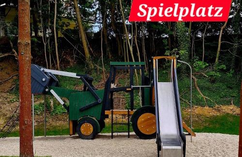 Mylau Apartment | Ferienwohnung "Blick Mylau" - Nähe Freizeitpark Plohn & weltgrößter Ziegelsteinbrücke