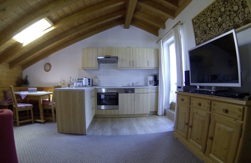 Oberschonau Apartment | Ferienwohnung Alpenrose, 1 bis 2 Personen, 50 qm, 1 Schlafzimmer, 2 Balkone