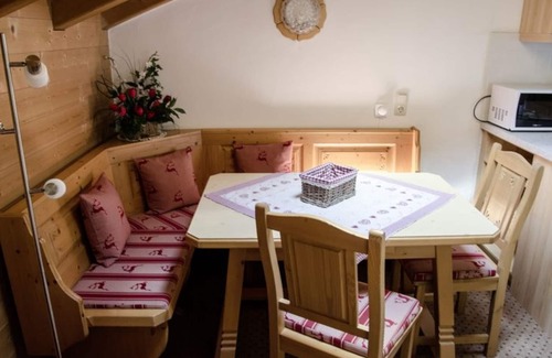 Oberschonau Apartment | Ferienwohnung Alpenrose, 1 bis 2 Personen, 50 qm, 1 Schlafzimmer, 2 Balkone