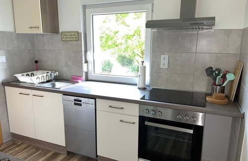 Losheim am See Apartment | Ferienwohnung Göttert - Haus Erika - Apartment/apartment, shower, WC