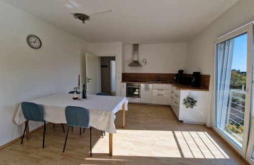 Neustadt-Hambach Apartment | Ferienwohnung Rosenblüte - Appartement/fewo, Dusche und Badewanne, Ruhig