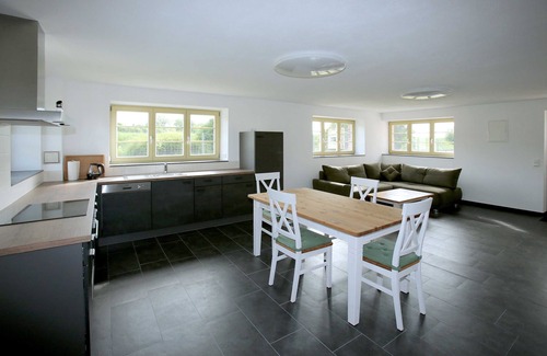 Alt Suhrkow Apartment | Ferienwohnung 1 - Bahnhof Hohen Mistorf - Ferienwohnungen