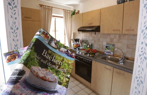 Anger Apartment | Ferienwohnung 1 Hochstaufen, 60qm OG, 2 Schlafräume, Wohnraum m. Küchenzeile,Dusche/WC,Balkon,Sat-TV,WLAN max 5 Personen