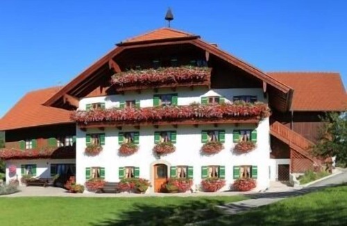 Anger Apartment | Ferienwohnung 1 Hochstaufen, 60qm OG, 2 Schlafräume, Wohnraum m. Küchenzeile,Dusche/WC,Balkon,Sat-TV,WLAN max 5 Personen