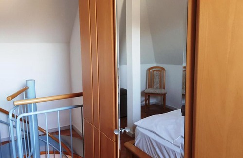 Neuensien Apartment | Ferienwohnung 15 im Fischerhaus mit Balkon
