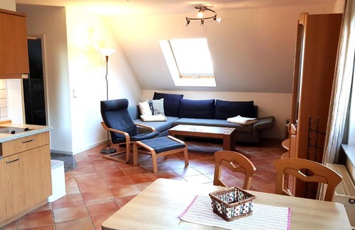 Neuensien Apartment | Ferienwohnung 15 im Fischerhaus mit Balkon