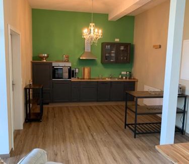 Steindamm Apartment | Ferienwohnung 2 am Herrenhaus Ahrensbök