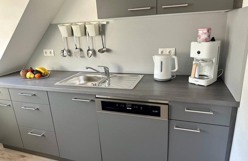 Bad Konigshofen Apartment | Ferienwohnung 2 mit Zwei Einzelbetten und Schlafcouch