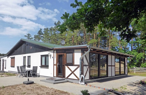 Bodstedt Apartment | Ferienwohnung 2 - Ferienhaus am Waldessaum