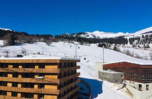 Flims Apartment | Ferienwohnung 3,5 Zimmer direkt an Ski- und Bikepiste
