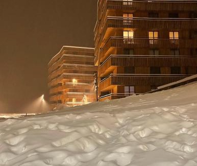 Flims Apartment | Ferienwohnung 3,5 Zimmer direkt an Ski- und Bikepiste
