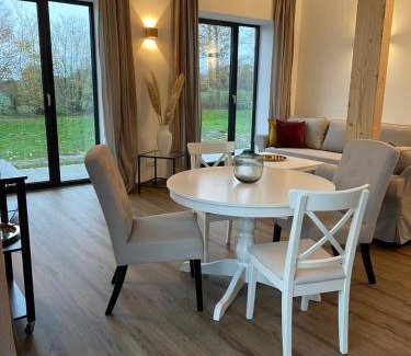 Steindamm Apartment | Ferienwohnung 3 am Herrenhaus Ahrensbök