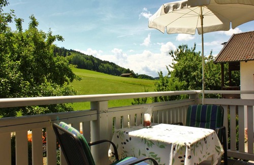 Antwort Apartment | Ferienwohnung, 36 qm Obergeschoss, 1 separates Schlafzimmer
